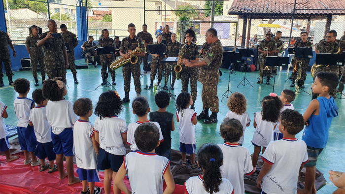 Banda no Exército Cmei LCG