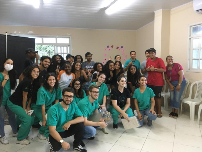 Jovens que participam do Projovem aprendem técnicas de primeiros socorros
