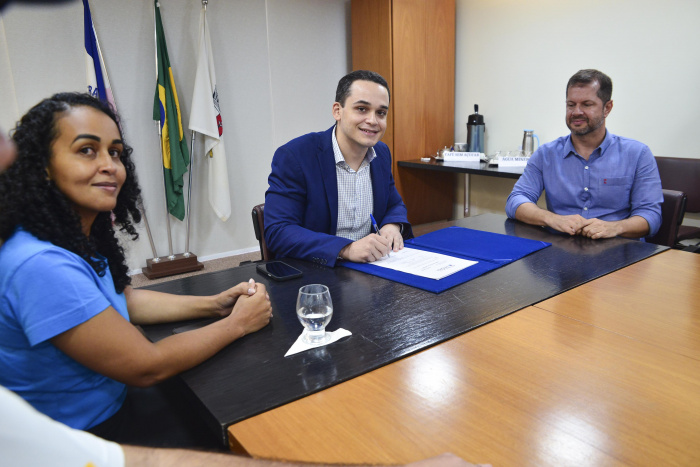 Solenidade de assinatura de ordem de serviço sobre o Inventário de Arborização Urbana de Vitória