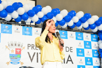 Quando abrimos uma escola, abrimos uma nova vivência da sociedade", afirmou Juliana.