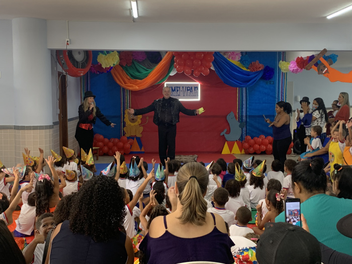 Apresentação de mágica no Cmei VPAR