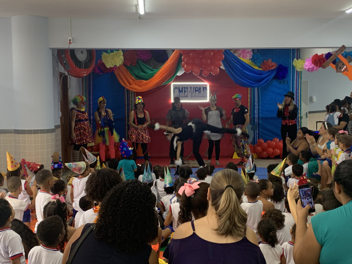 Releitura musical da peça "Os Saltimbancos