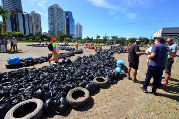 Limpeza na Baia de Vitória