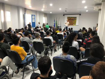 Teatro do Oprimido com adolescentes da escola de Ensino Fundamental (Emef) São Vicente de Paulo