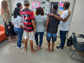 Adolescentes discutem causas e consequências da violência contra a mulher