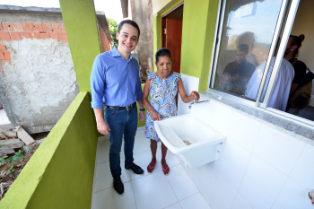 Projeto Reconstrução - Entrega de casa no Bairro Bonfim
