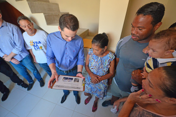 Projeto Reconstrução - Entrega de casa no Bairro Bonfim