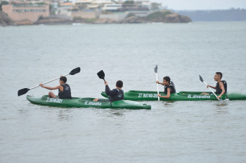 Alunos Praticam Esporte na Curva da Jurema