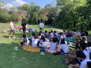 Estudantes da Emef Neusa Nunes Gonçalves durante apresentação de Slam