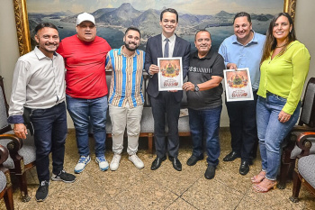 Visita da Escola de Samba Inocentes do Belford Roxo