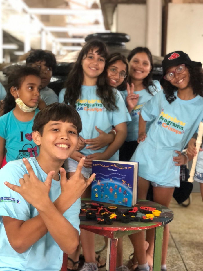 Exposição de trabalhos da crianças e adolescentes do Cajun sobre o Ecriad no Galpão das Paneleiras