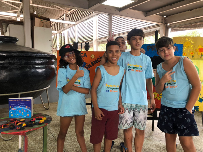 Exposição de trabalhos da crianças e adolescentes do Cajun sobre o Ecriad no Galpão das Paneleiras