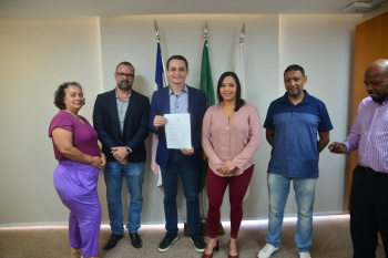 Assinatura da ordem de serviço para reforma do CRJ