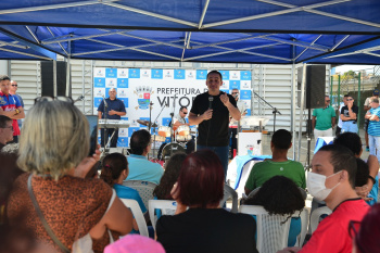 Assinatura da ordem de serviço para reforma das piscinas do Tancredão.