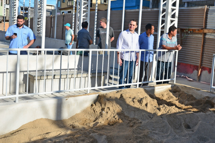 Prefeito faz visita técnica à obra da praça Caetano Bassini, em Bela Vista