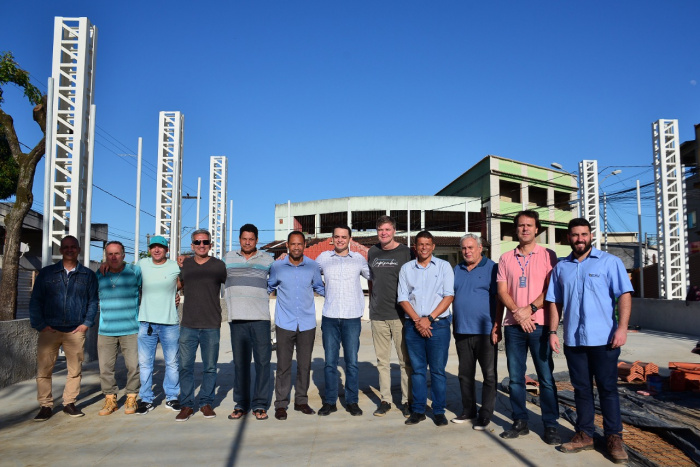 Prefeito faz visita técnica à obra da praça Caetano Bassini, em Bela Vista