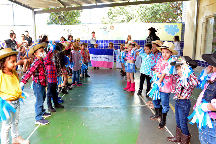Apresentação Cultural no CMEI NELCY DA SILVA FRAGA