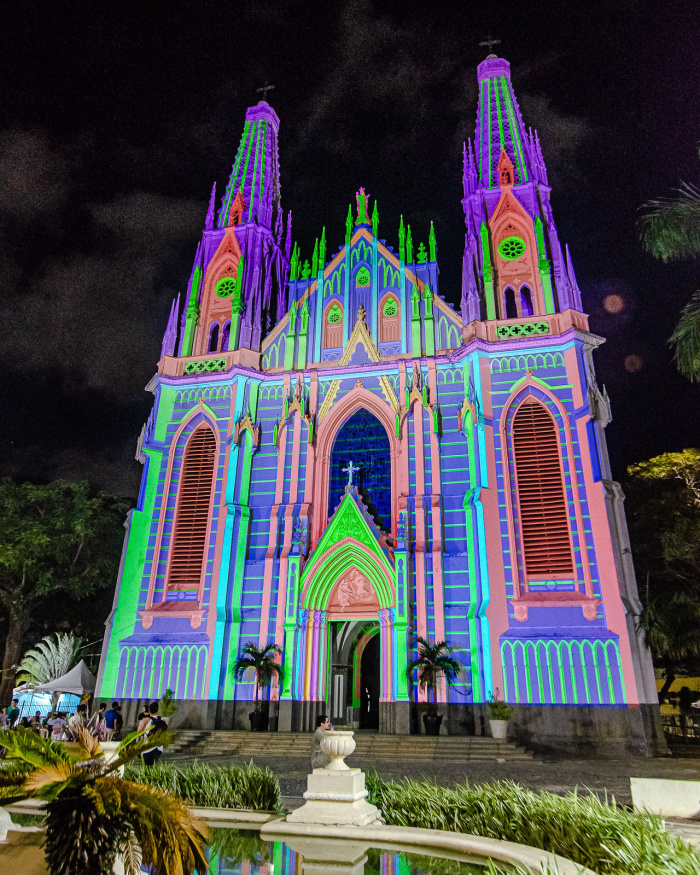 Projeção Mapeada de Luz e Cores na Catedral Metropolitana de Vitória