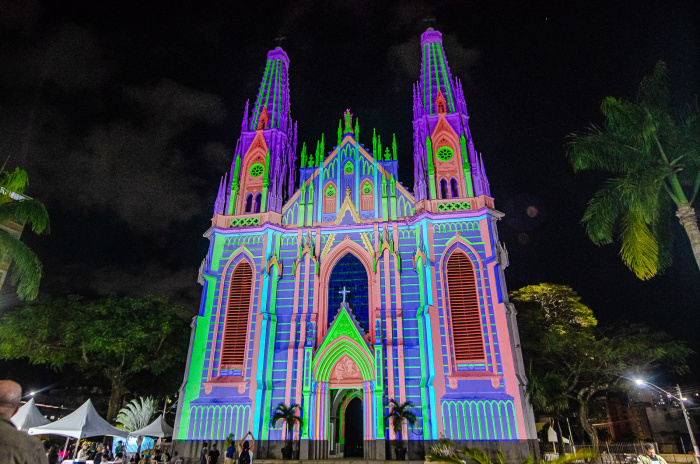 Projeção Mapeada de Luz e Cores na Catedral Metropolitana de Vitória