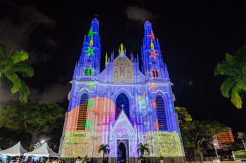 Projeção Mapeada de Luz e Cores na Catedral Metropolitana de Vitória