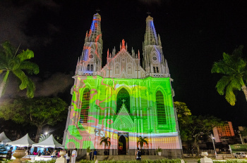 Projeção Mapeada de Luz e Cores na Catedral Metropolitana de Vitória