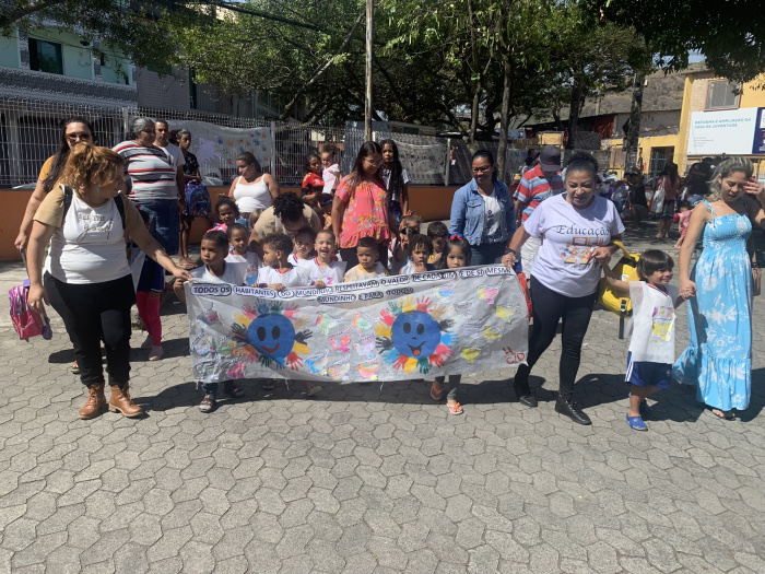 Caminhada pela cultura da paz Cmei GAR