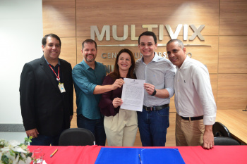 Assinatura do termo de compromisso ambiental com a Faculdade Multivix