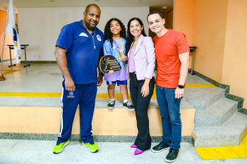 Homenagem para aluna Maria Isabel Augusto de Mores da EMEF Alvimar Silva que conquistou medalhas nas Paralimpíadas Escolares 2022