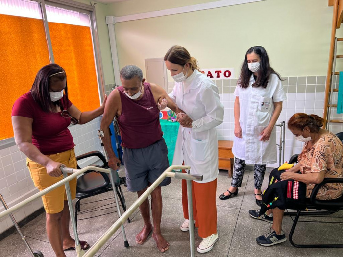 Pacientes participam de Circuito Sensorial no Crai