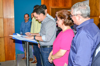 Sanção da lei que dispõe sobre a alteração do ISS e Retrofit na região do Centro de Vitória