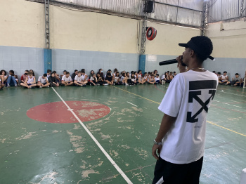Apresentação de Rap na Emef MMOD