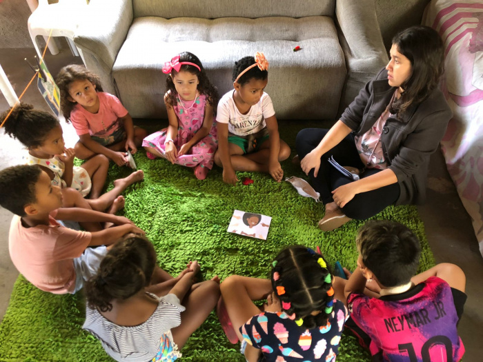 Bate-papo com pais e filhos no Cras Inhanguetá