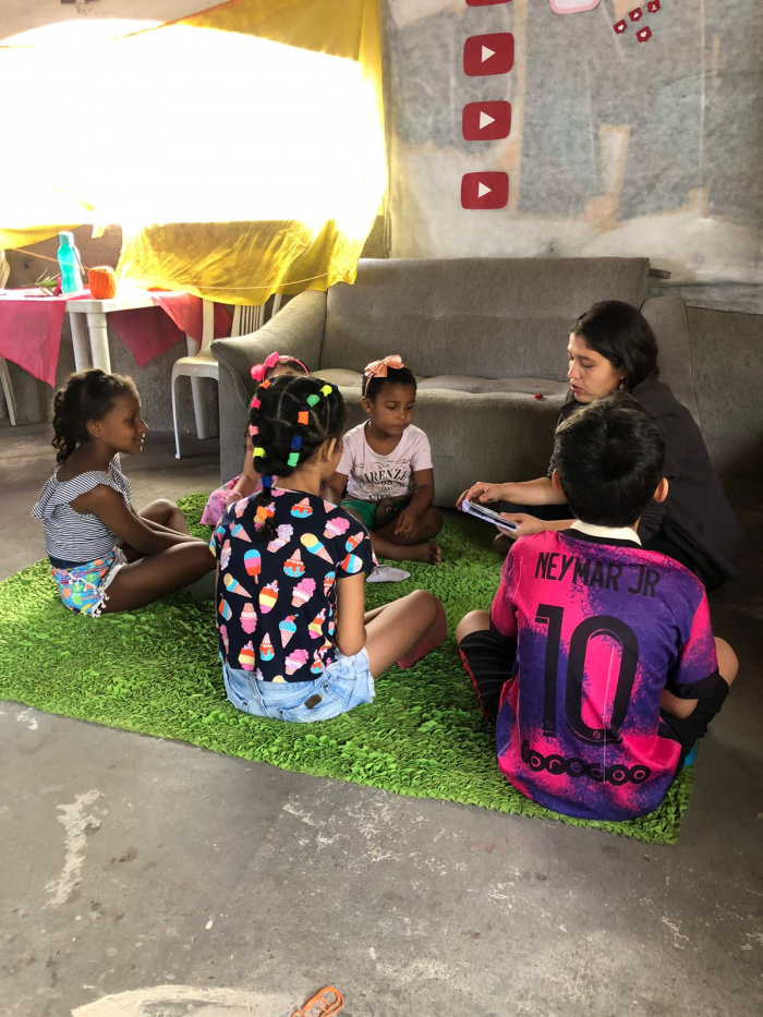 Bate-papo com pais e filhos no Cras Inhanguetá