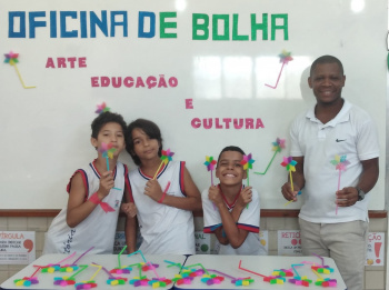 Oficina de bolhas na Emef PVSP