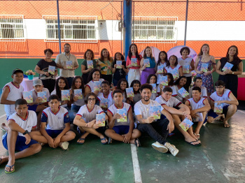 Nasce Poesia: escola em Nova Palestina lança livro com poemas de estudantes