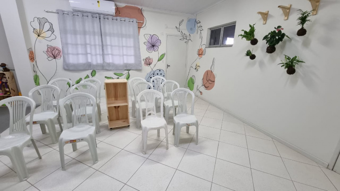 Técnica de muralismo humaniza salas do Cras do Parque Moscoso