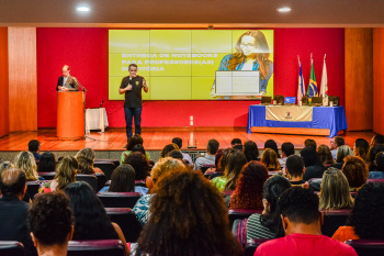 Entrega de Notebooks para Professores de Vitória