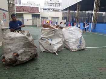Estudantes participam de atividades ambientais