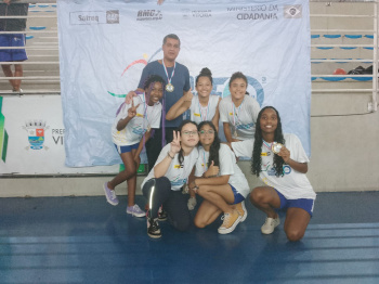 Campeão Basquete F sub-13