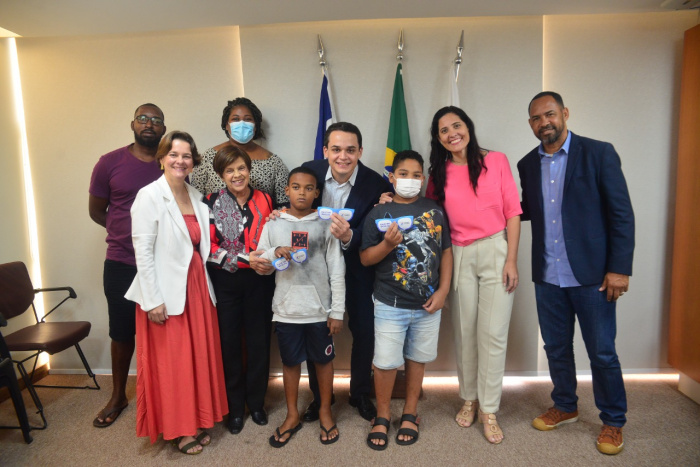 Entrega Valcher Óculos Estudantes