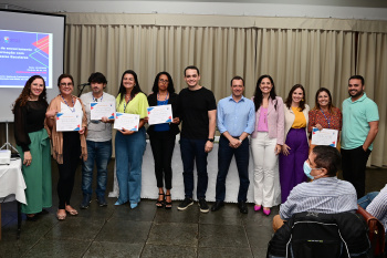 Entrega de notebooks aos diretores
