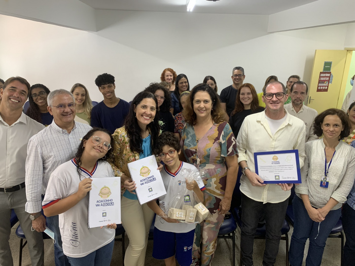 Escolas recebem selo por conscientização sobre o câncer infantojuvenil