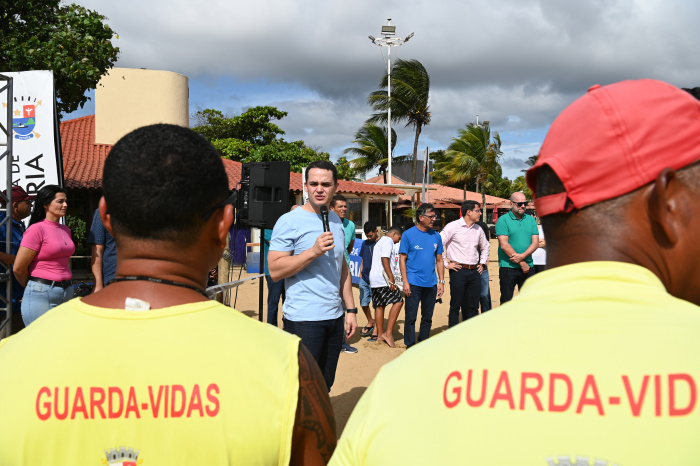 Entrega da Embarcação dos Guarda-Vidas