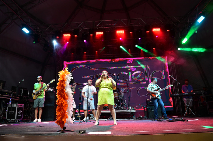 Show Gracielle D