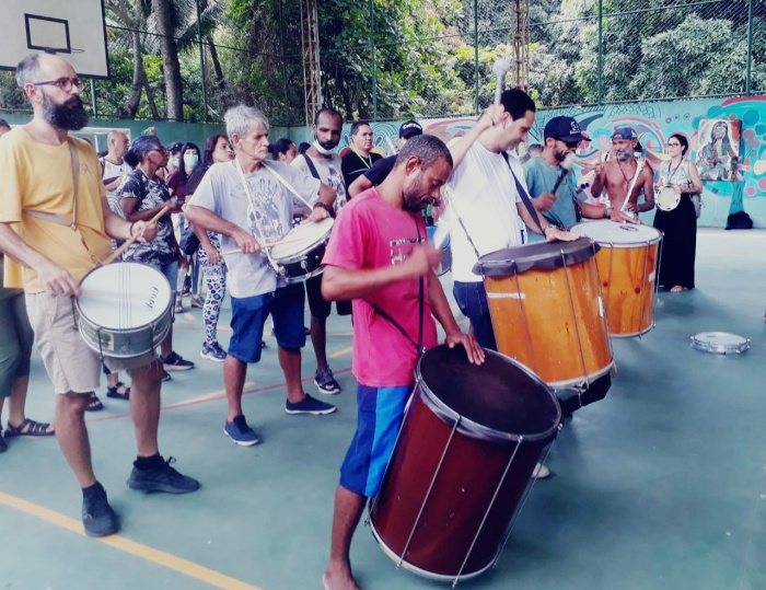 Ensaio do Bloco Que Loucura no Caps São Pedro de Vitória