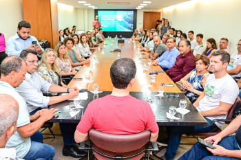 Assinatura do Decreto que institui o novo Parque Municipal Costeiro de Vitória