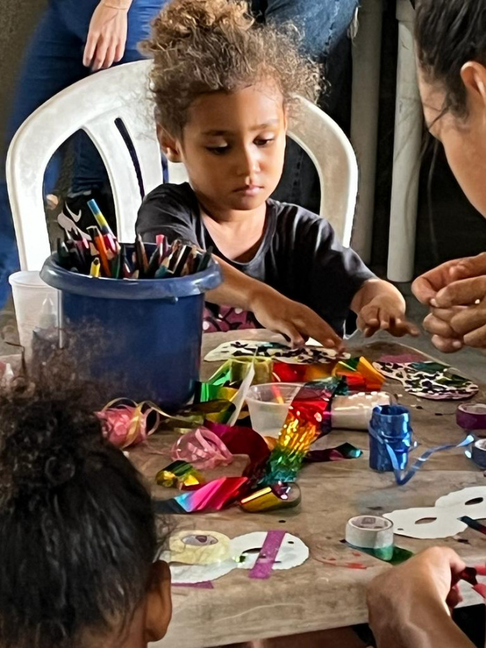 Cras de Inhaguetá faz oficina de máscaras, envolve famílias e fortalece vínculos
