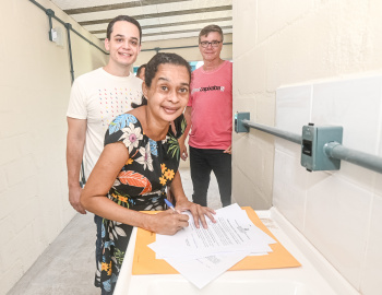 Projeto Reconstrução - Entrega de 03 Residências - Bairro Conquista