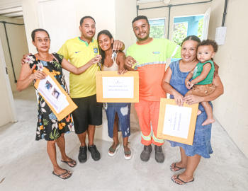 Projeto Reconstrução - Entrega de 03 Residências - Bairro Conquista