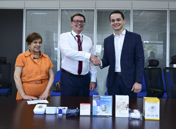 Secretária de saúde e Prefeito recebem doações da Receita Federal